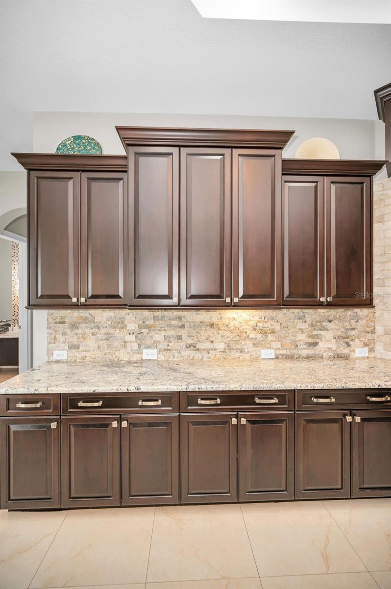 CHAMPIONS CLUB - Residential