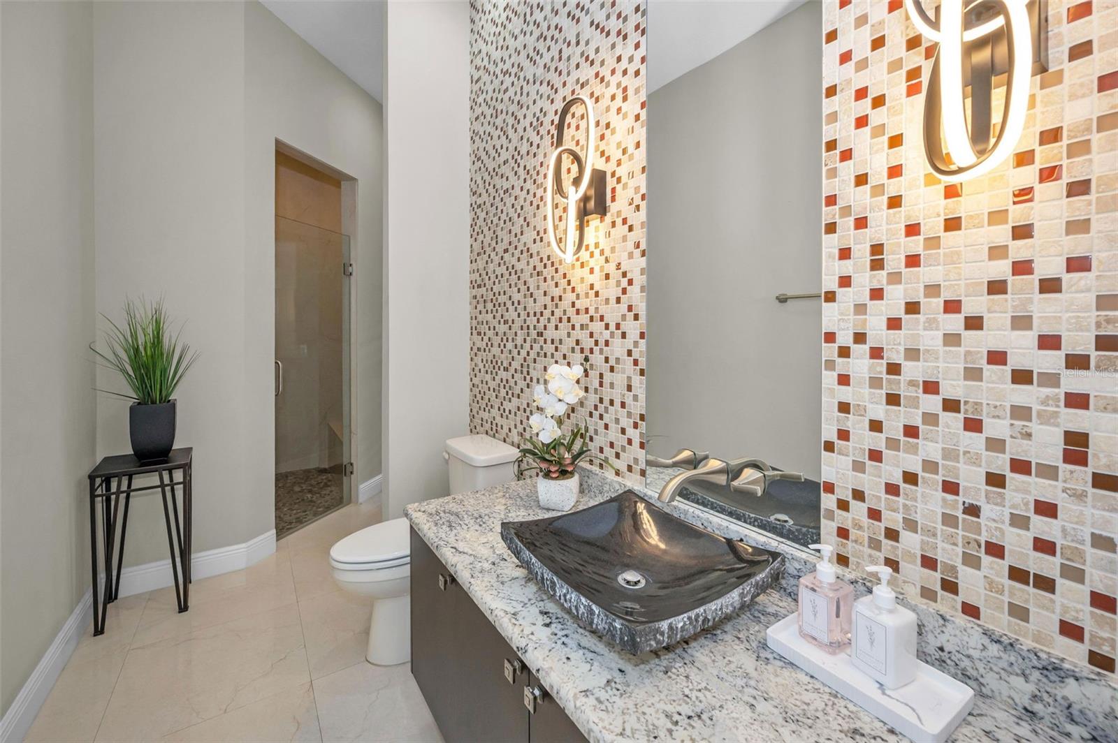 CHAMPIONS CLUB - Residential