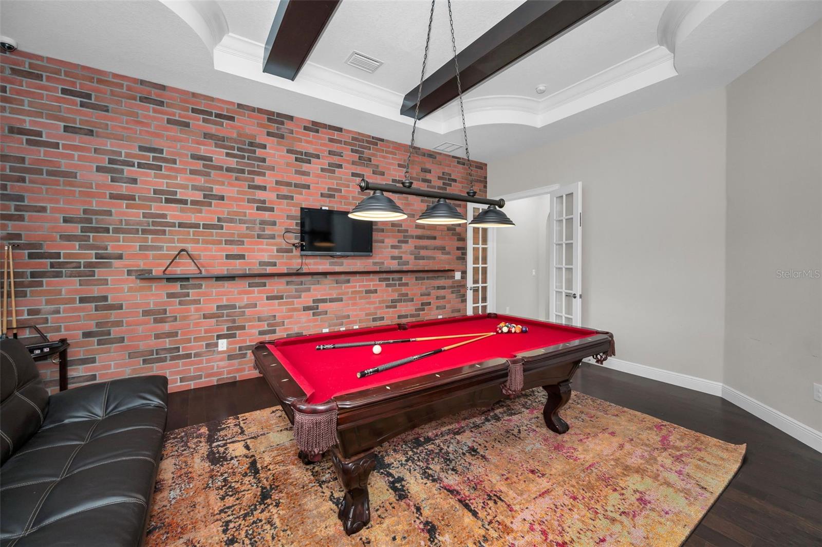 CHAMPIONS CLUB - Residential