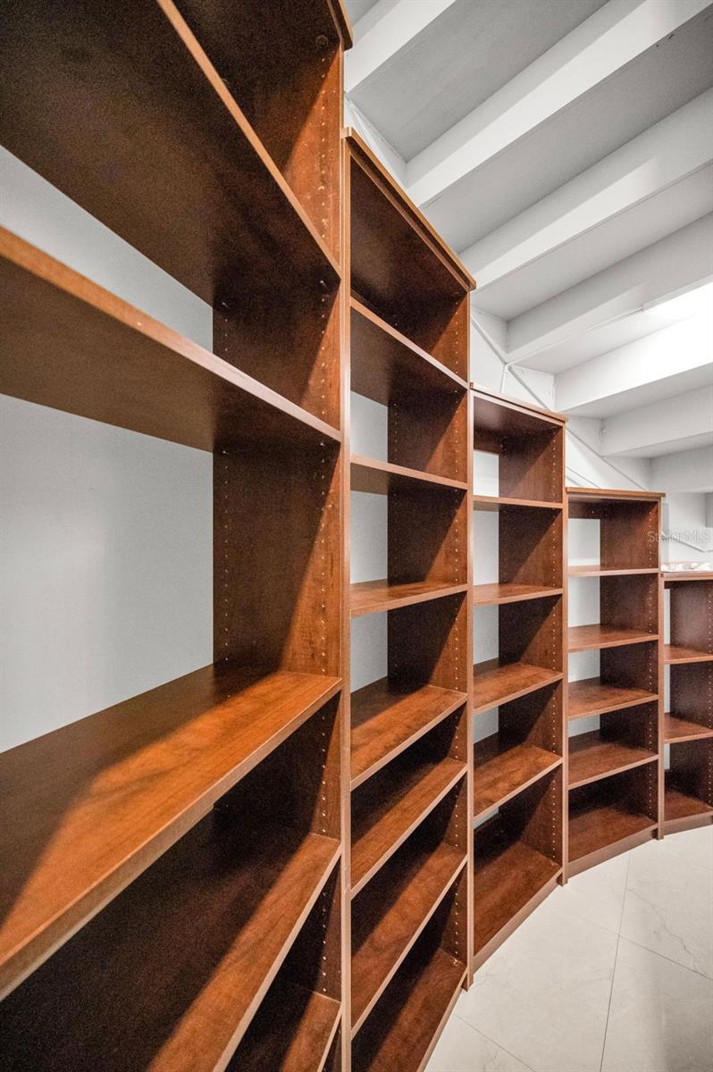 CHAMPIONS CLUB - Residential