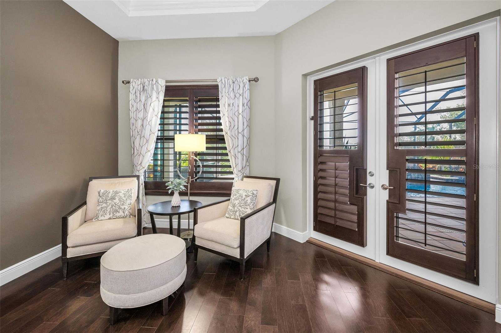 CHAMPIONS CLUB - Residential