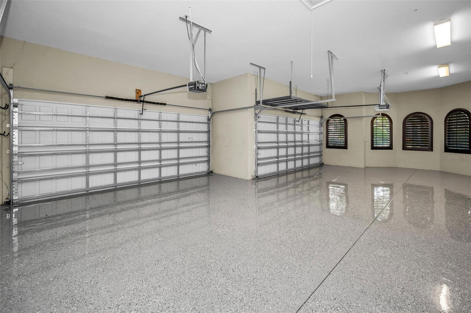 CHAMPIONS CLUB - Residential