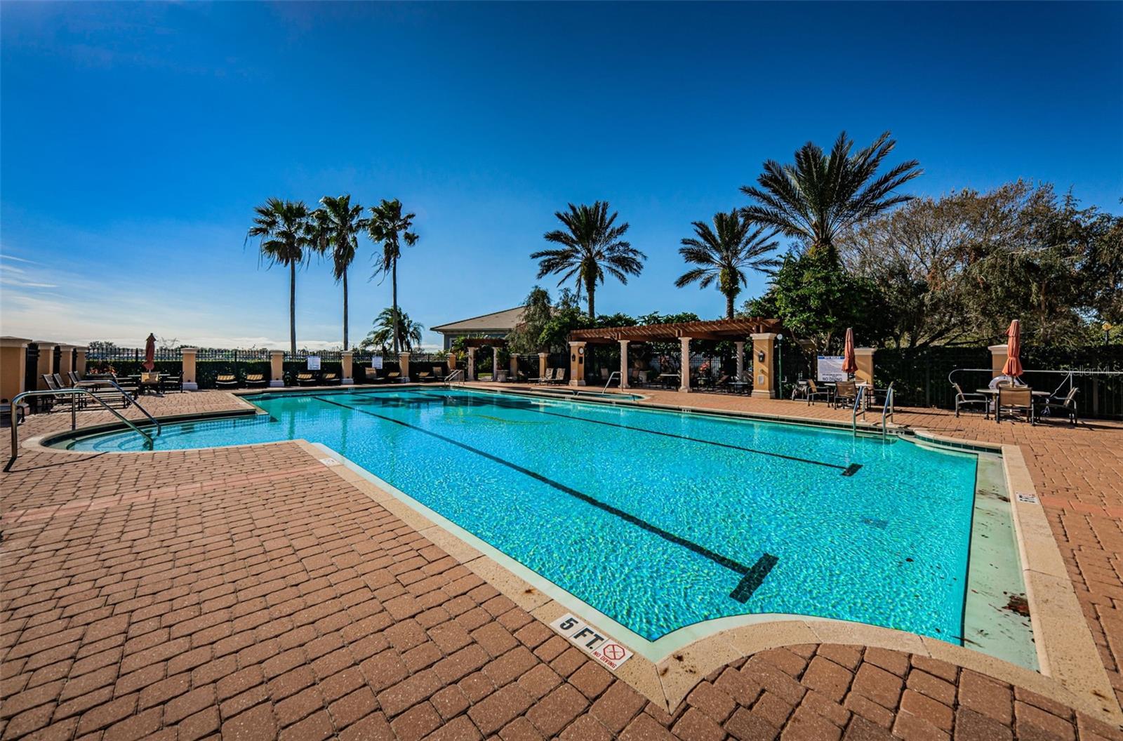 CHAMPIONS CLUB - Residential