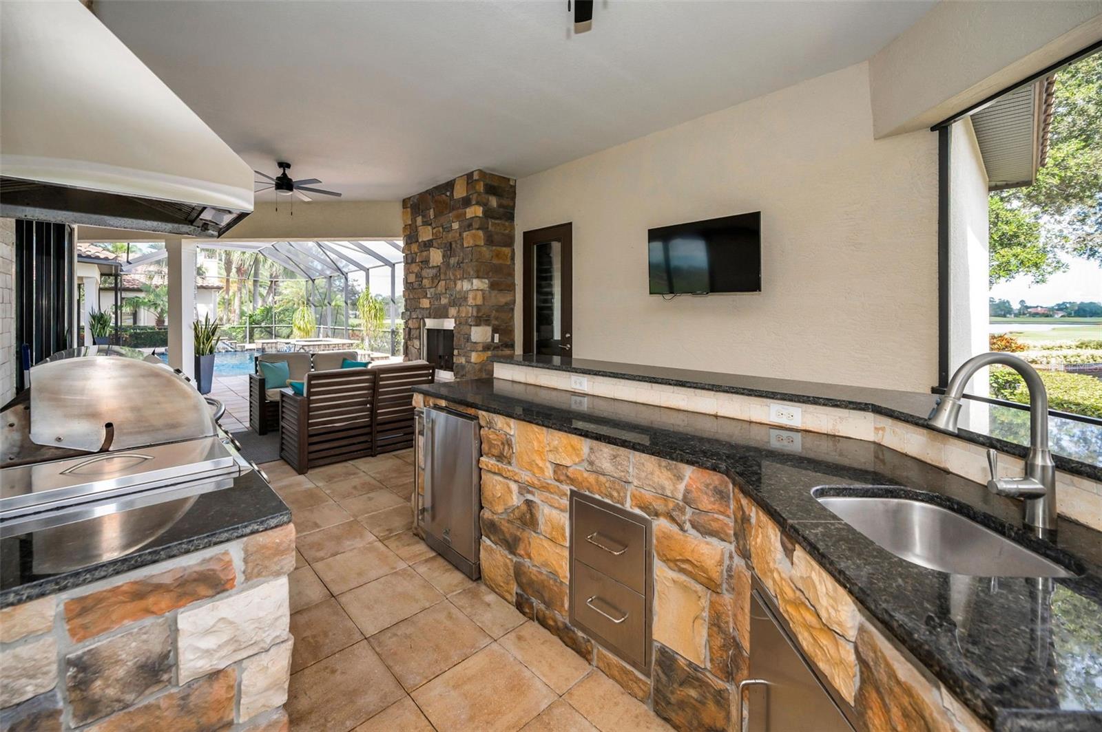 CHAMPIONS CLUB - Residential