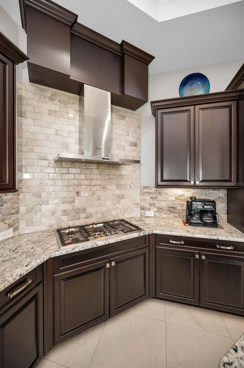 CHAMPIONS CLUB - Residential