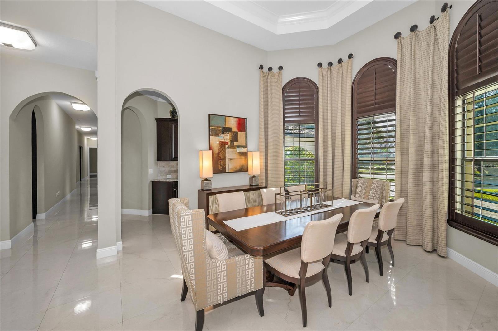 CHAMPIONS CLUB - Residential