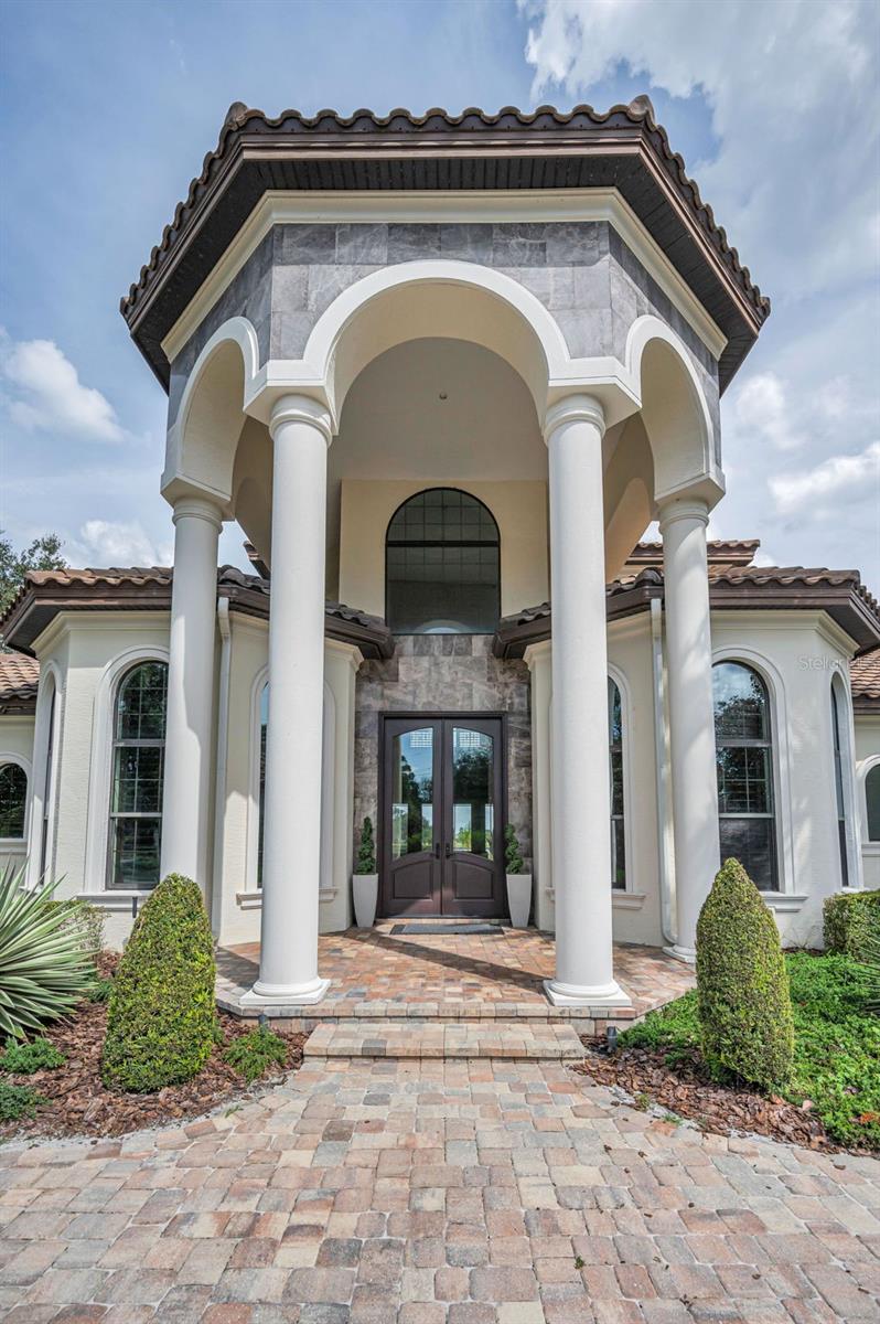 CHAMPIONS CLUB - Residential