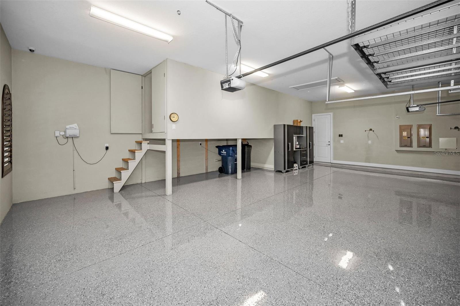 CHAMPIONS CLUB - Residential