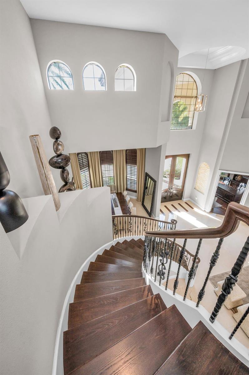 CHAMPIONS CLUB - Residential