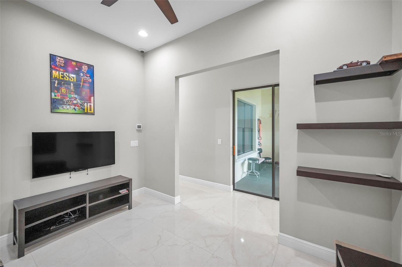 CHAMPIONS CLUB - Residential