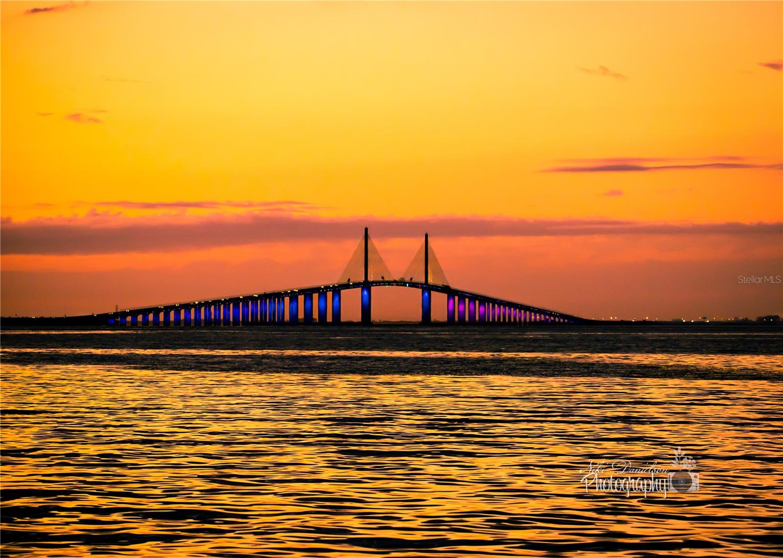 200 COLONY POINT ROAD S