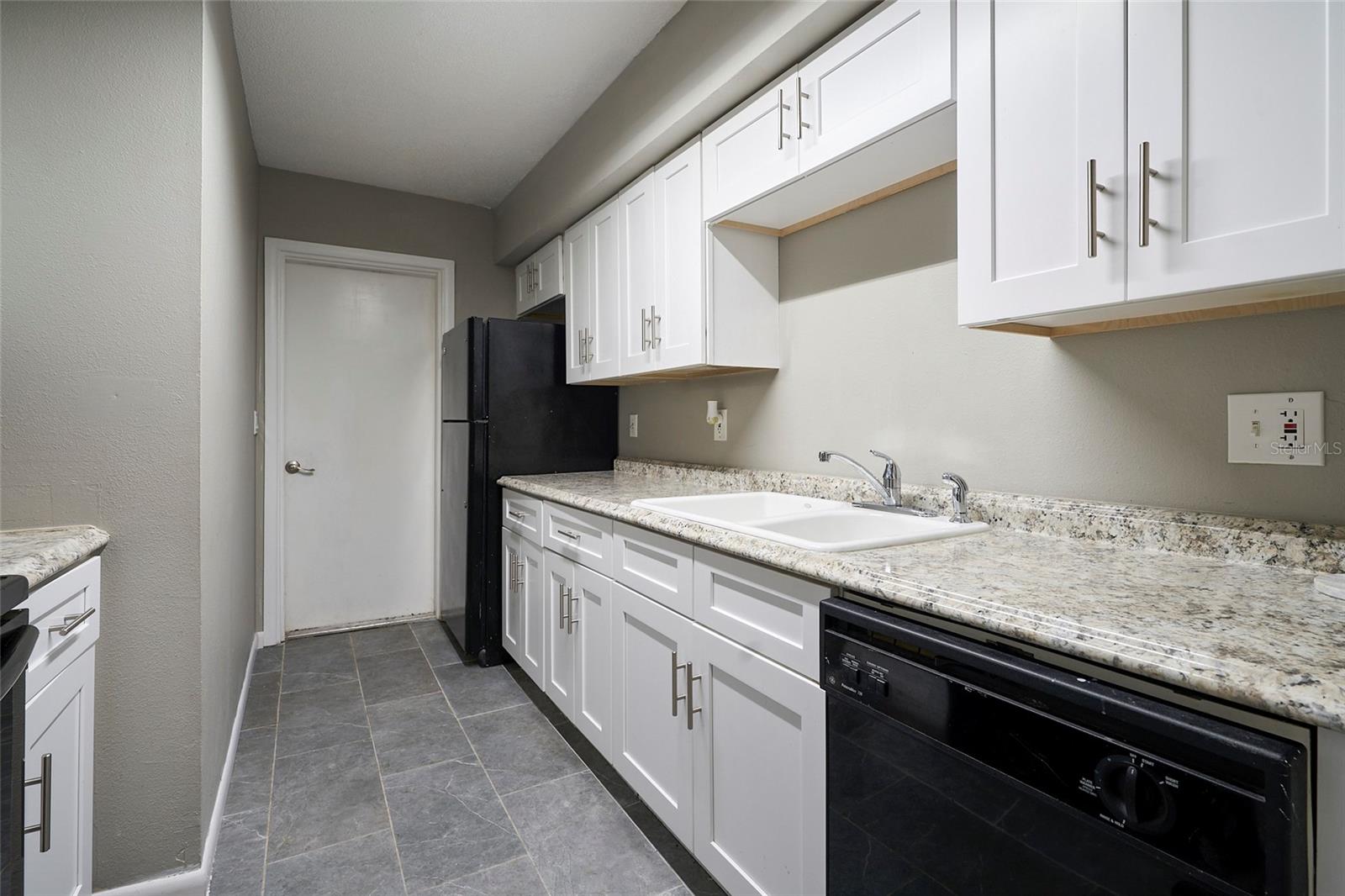 RAINTREE MANOR HOMES CONDOMINI - Residential
