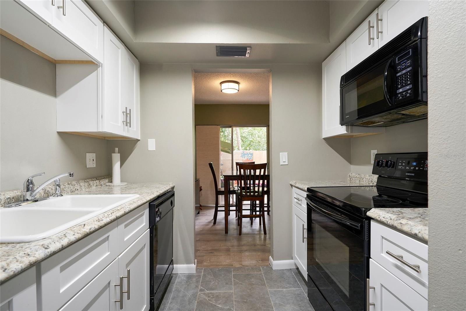 RAINTREE MANOR HOMES CONDOMINI - Residential