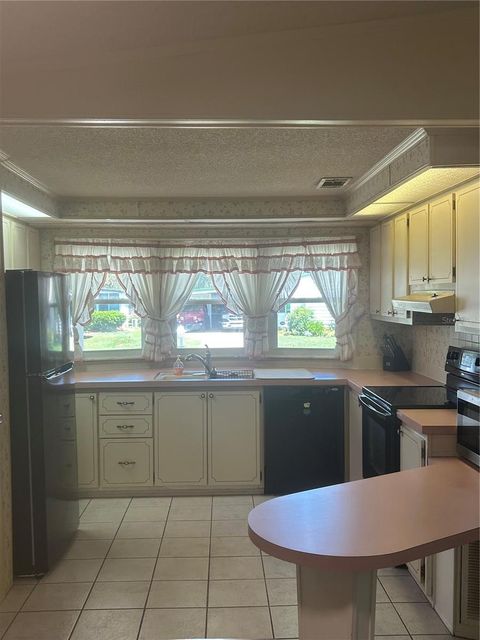 Tiny photo for 1708 Lilly Lane, Lady Lake, FL 32159 (MLS # G5114150)