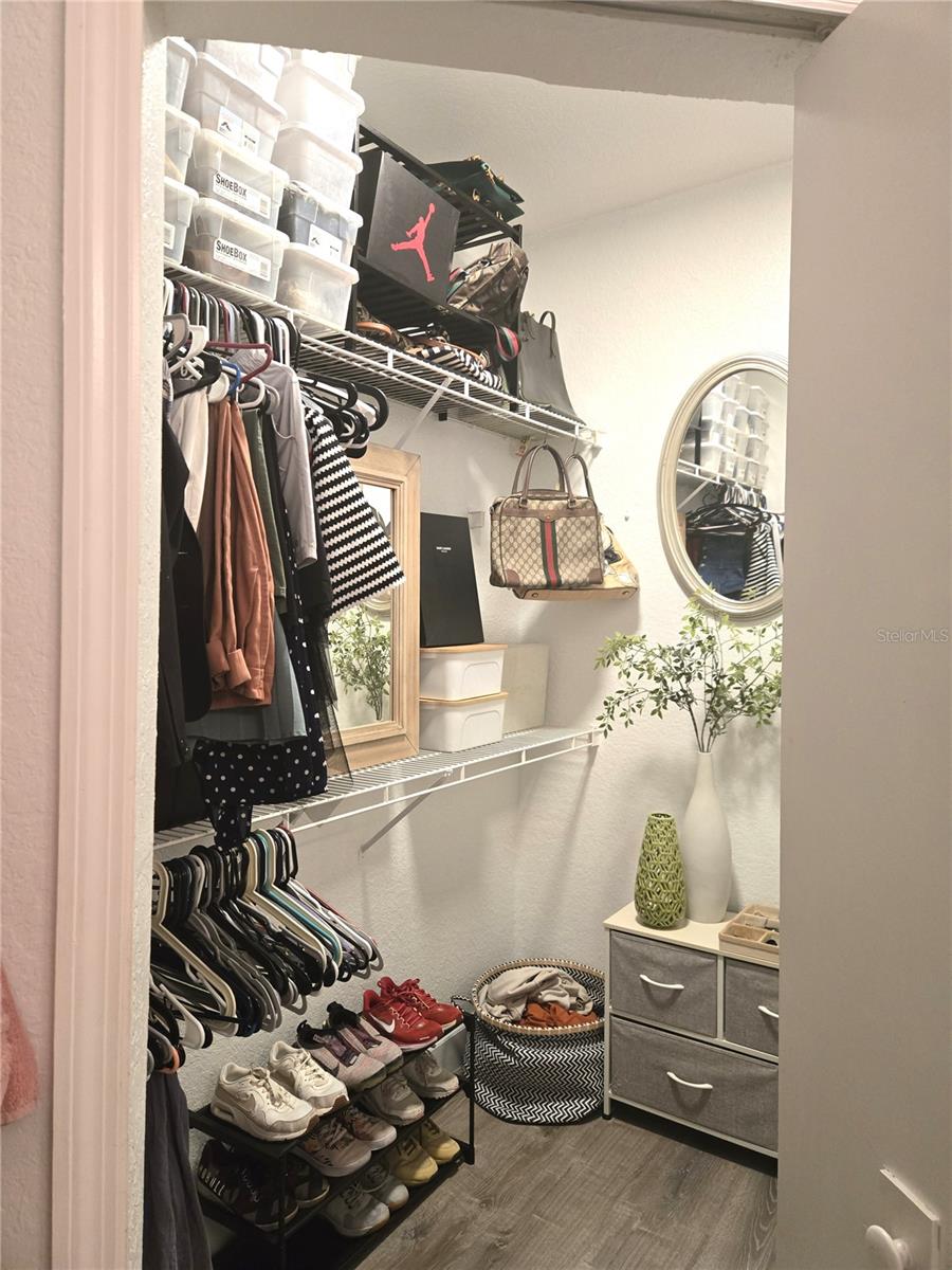 NOTTING HILL A CONDO - Residential