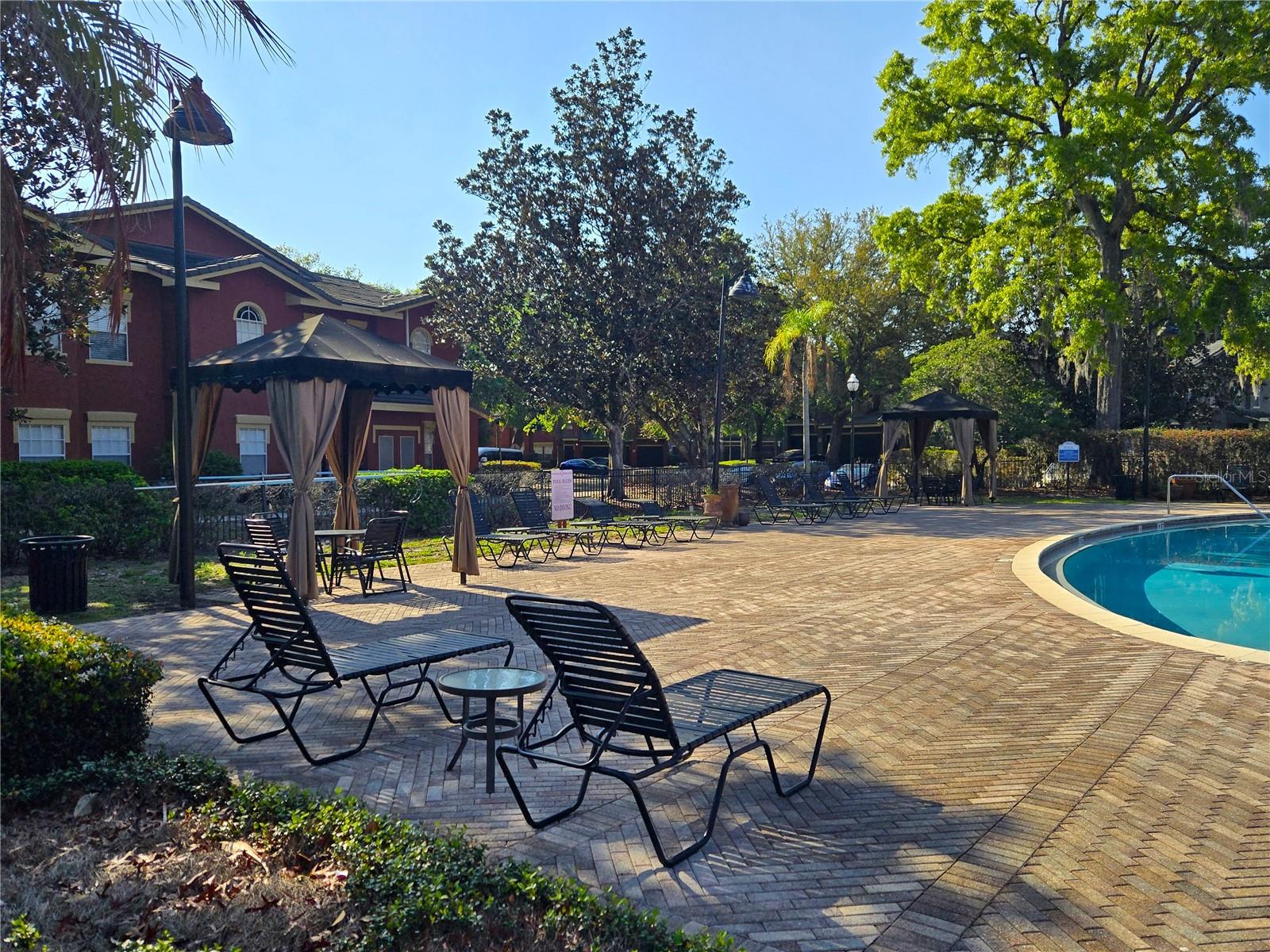 NOTTING HILL A CONDO - Residential