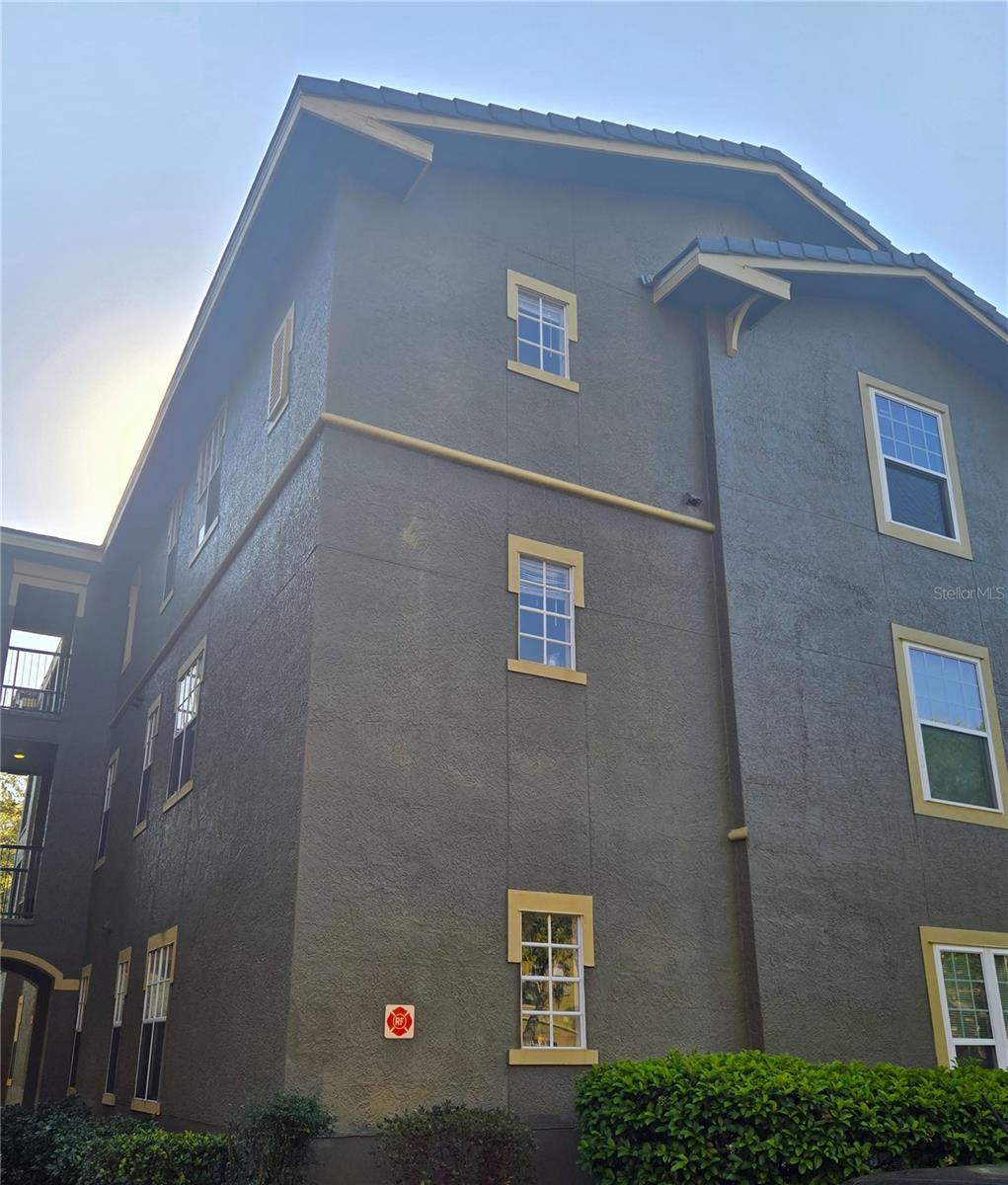 NOTTING HILL A CONDO - Residential