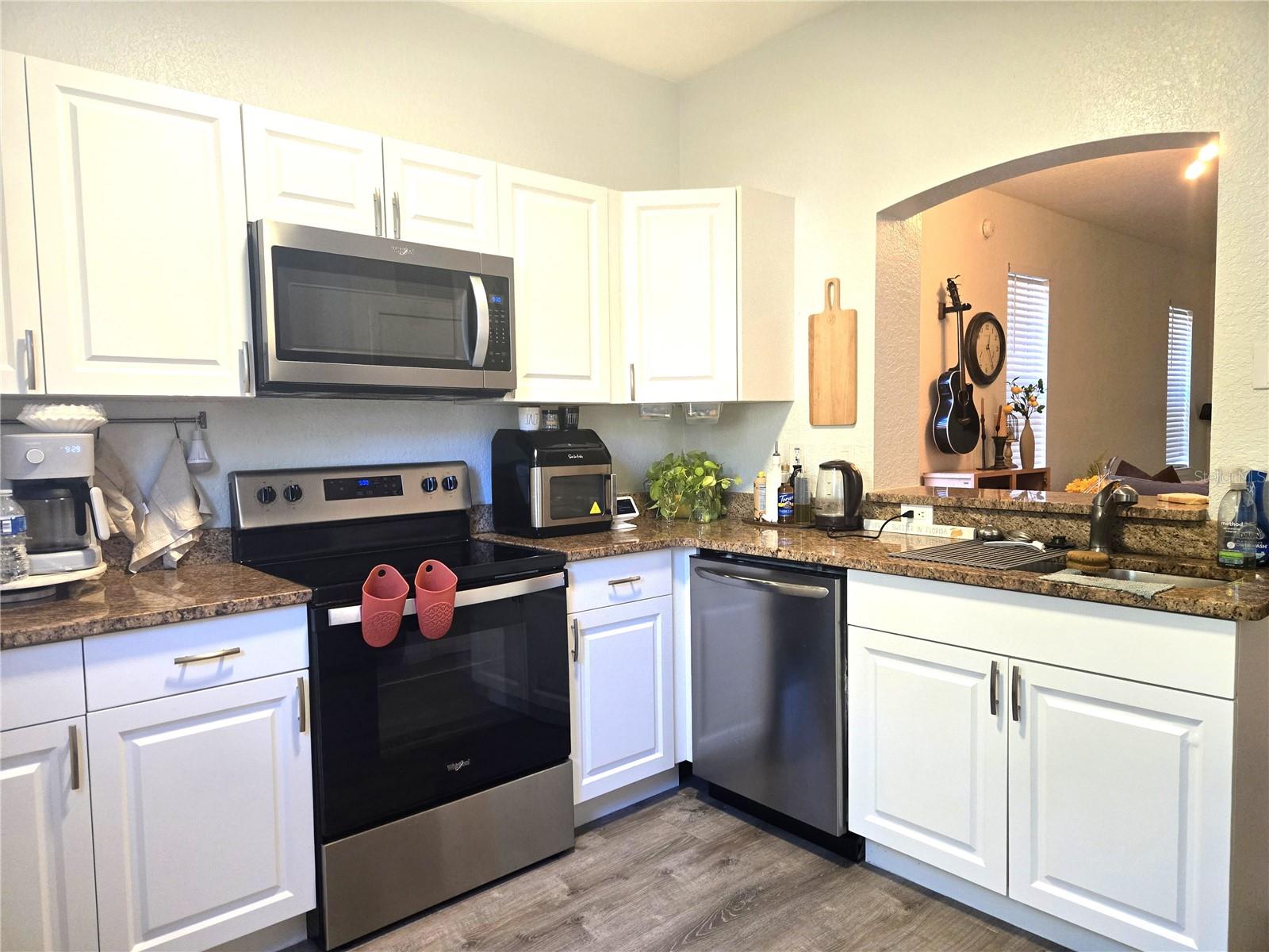 NOTTING HILL A CONDO - Residential