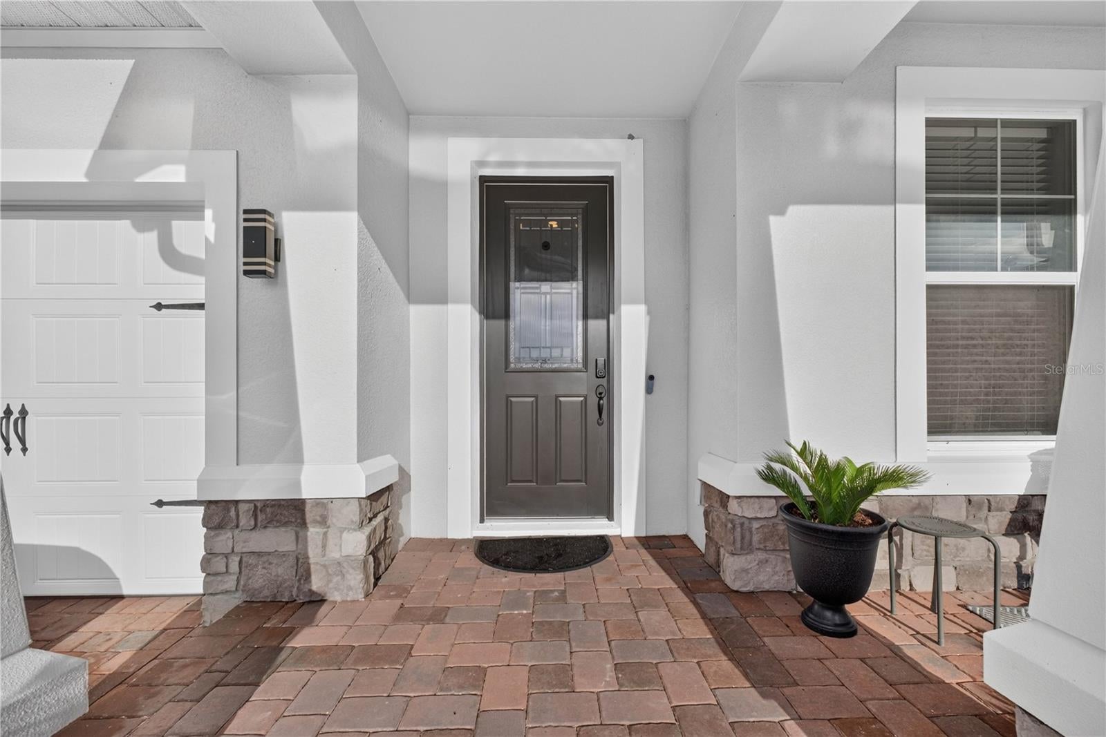 5049 SHADY PINES DRIVE