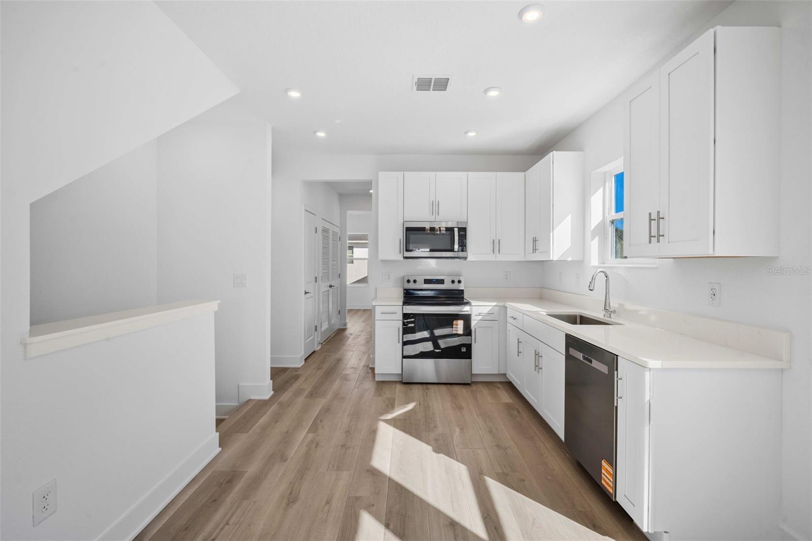 2711 W NORTH B STREET 1