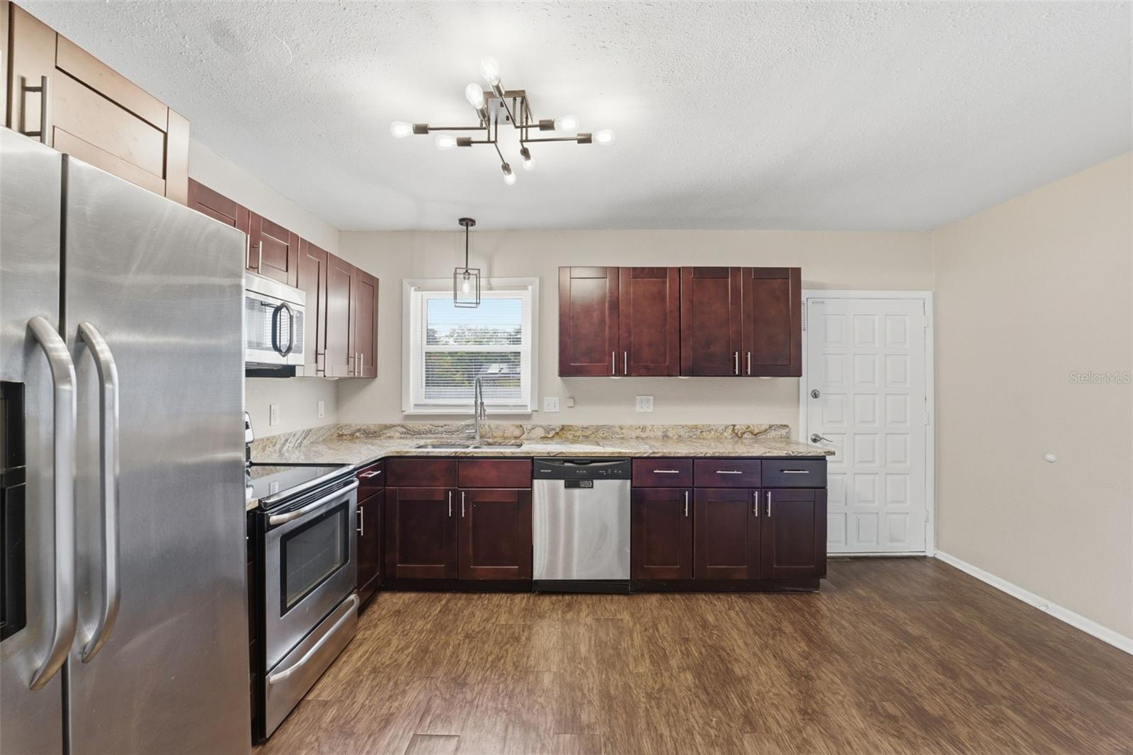 DUNEDIN ISLES COUNTRY CLUB - Residential