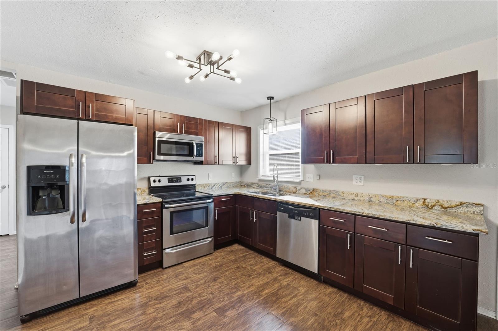 DUNEDIN ISLES COUNTRY CLUB - Residential