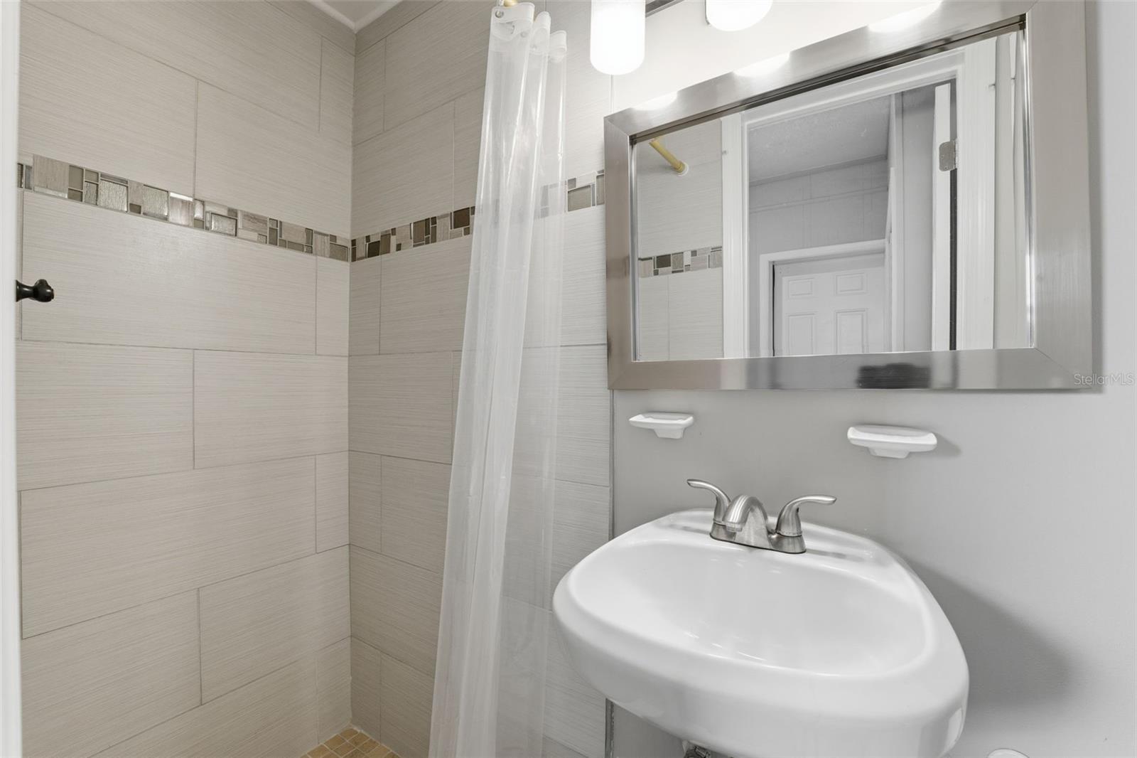 DUNEDIN ISLES COUNTRY CLUB - Residential