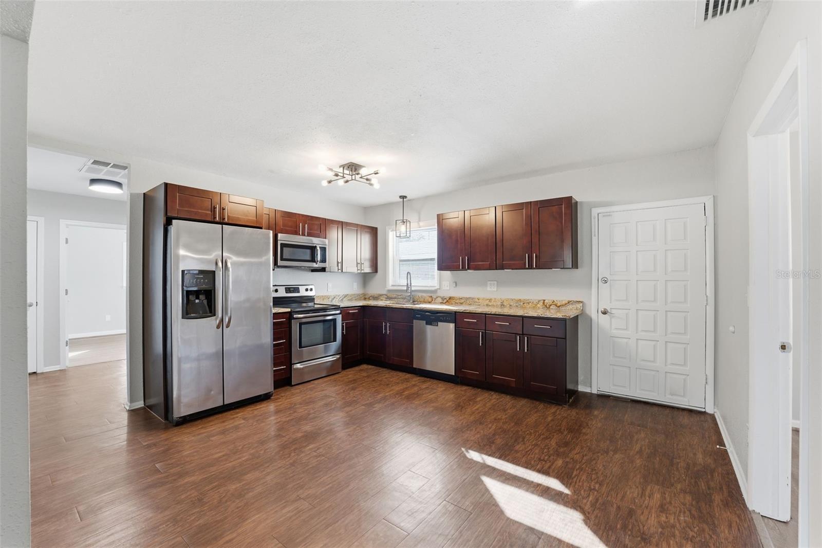 DUNEDIN ISLES COUNTRY CLUB - Residential