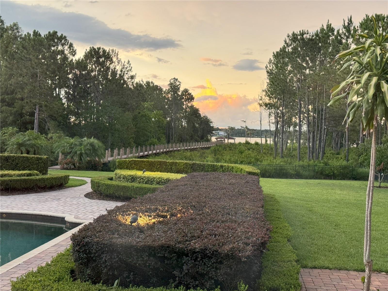 KEENES POINTE - Residential