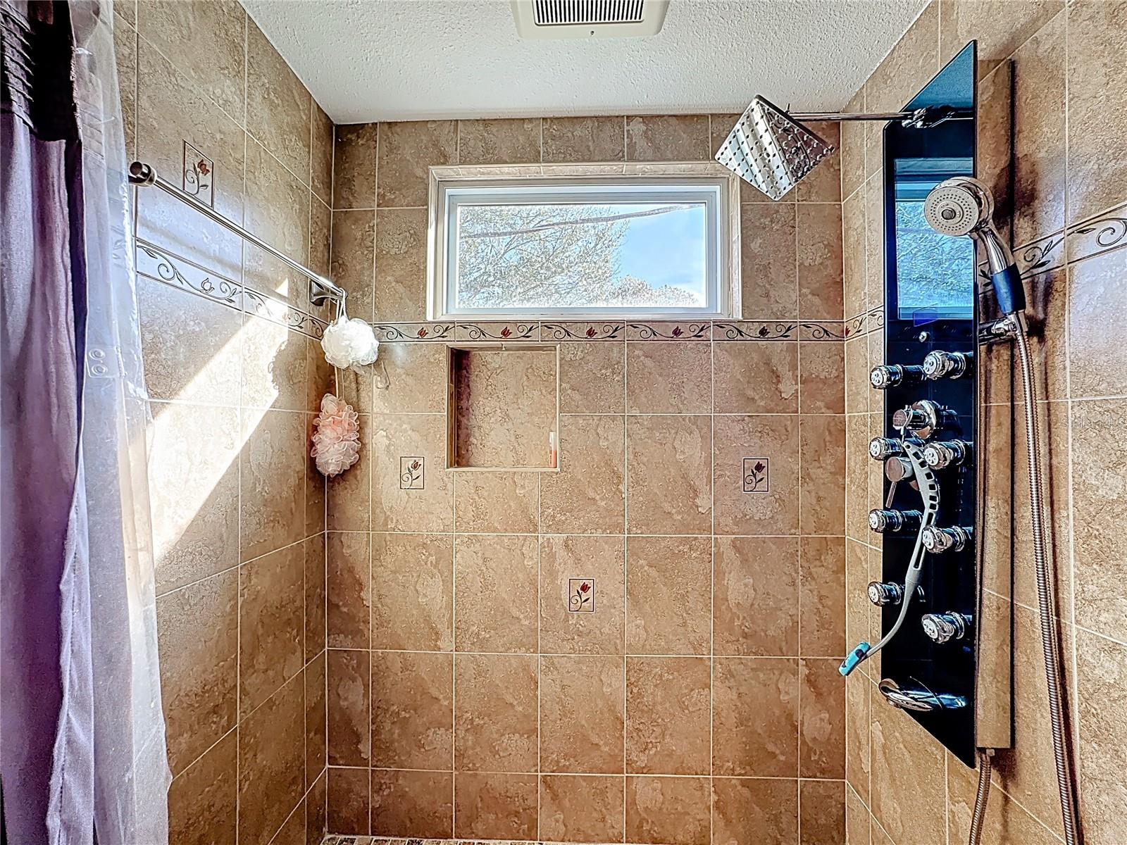 LAKE LUCY ESTATES - Residential