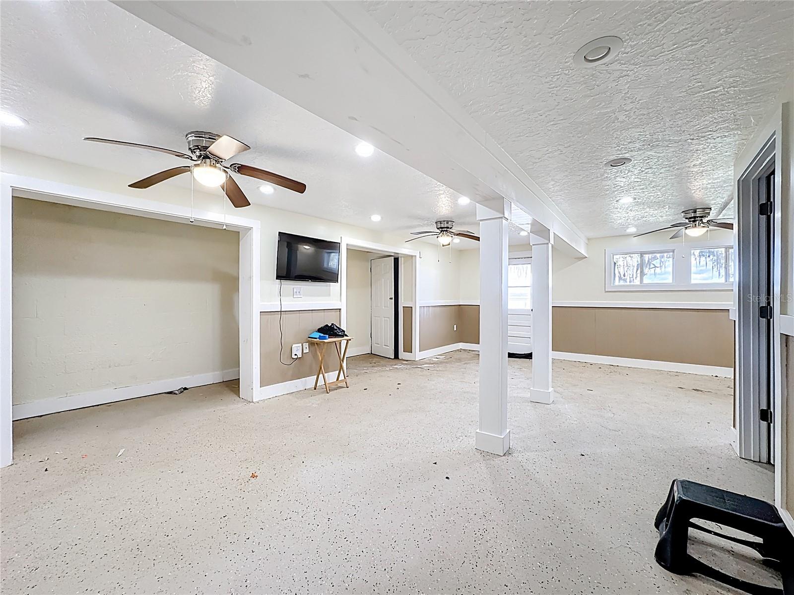 LAKE LUCY ESTATES - Residential