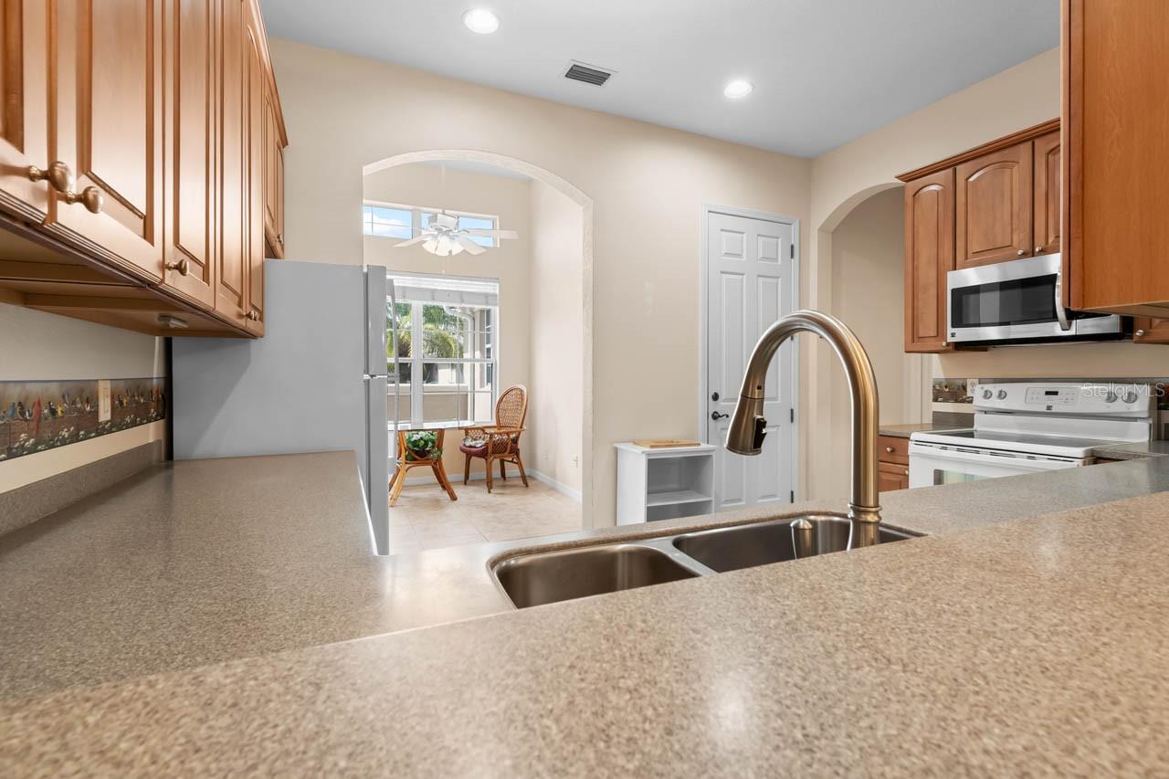 KENSINGTON CONDO - Residential