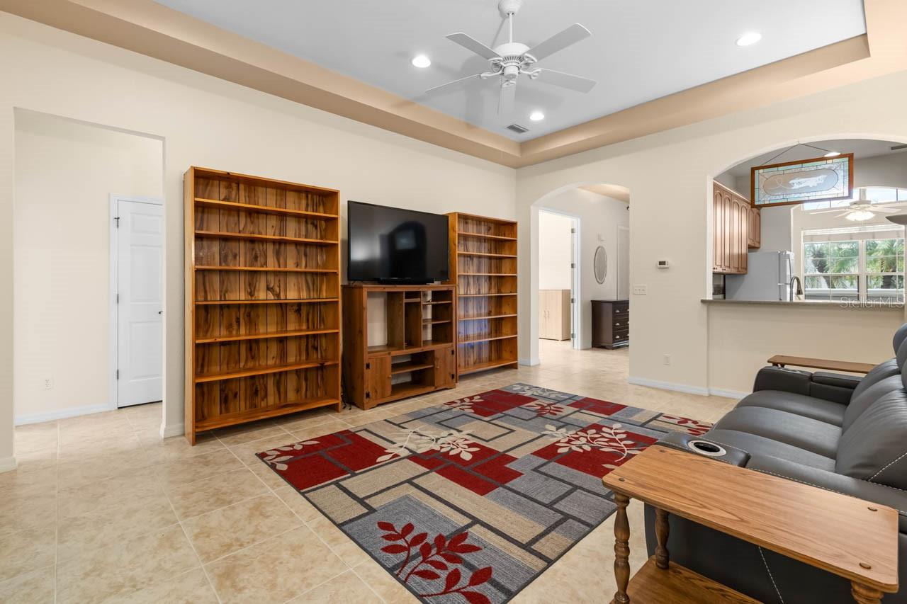 KENSINGTON CONDO - Residential