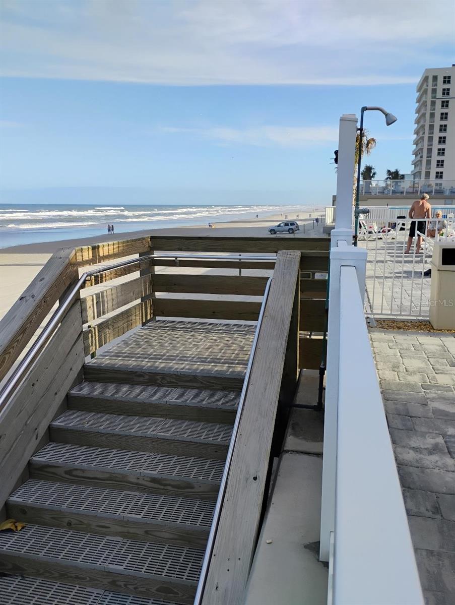 CASTAWAY BEACH RESORT CONDO - Residential