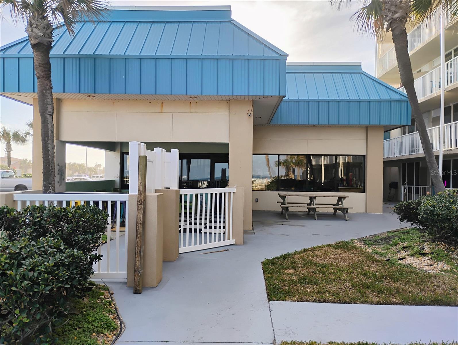 CASTAWAY BEACH RESORT CONDO - Residential