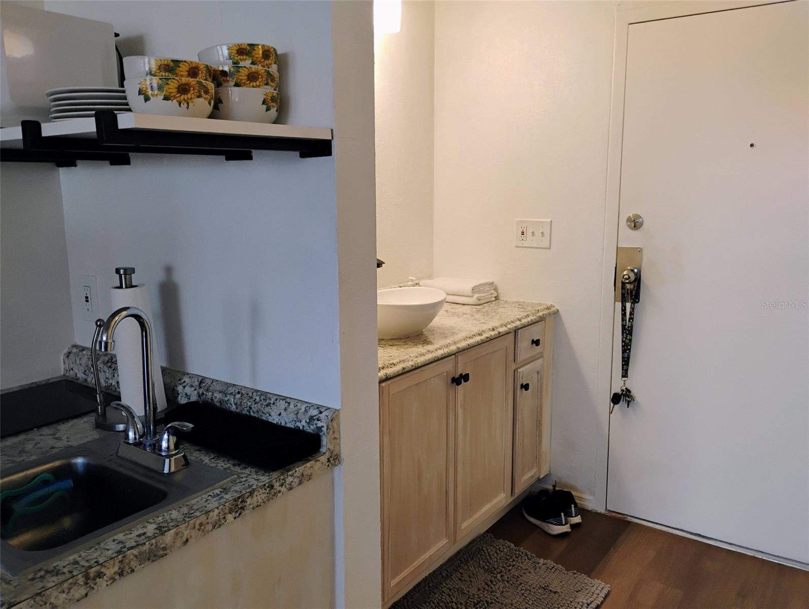 CASTAWAY BEACH RESORT CONDO - Residential