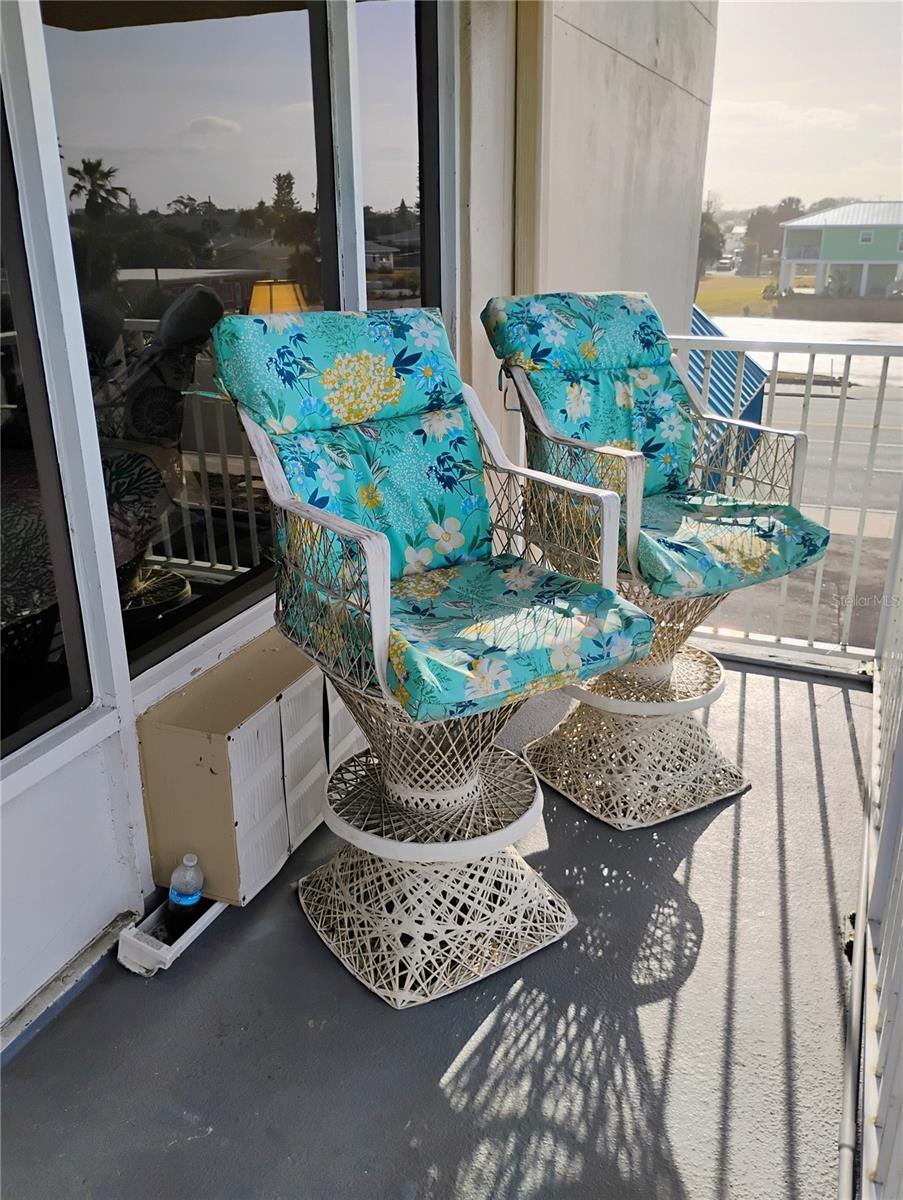 CASTAWAY BEACH RESORT CONDO - Residential