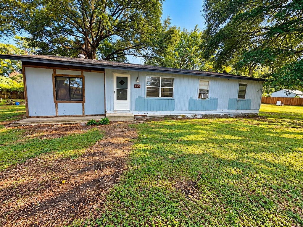 Photo of 1825 Huggins Drive, Apopka, FL 32703 (MLS # O6446806)