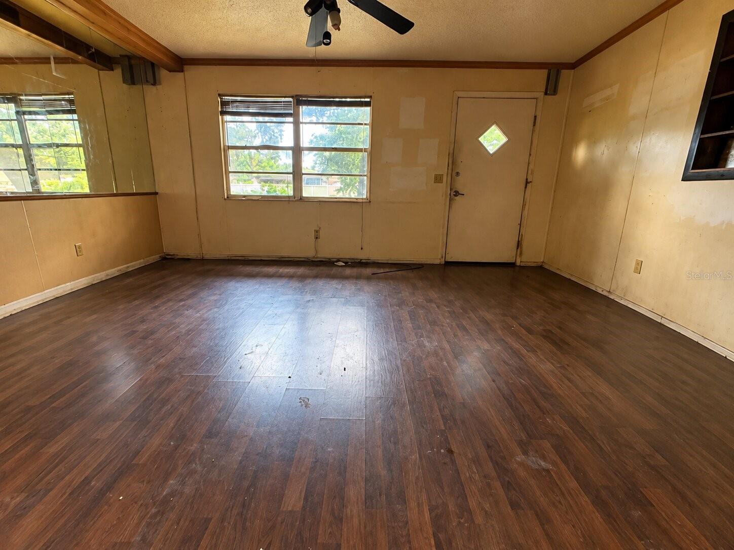 1825 HUGGINS DRIVE