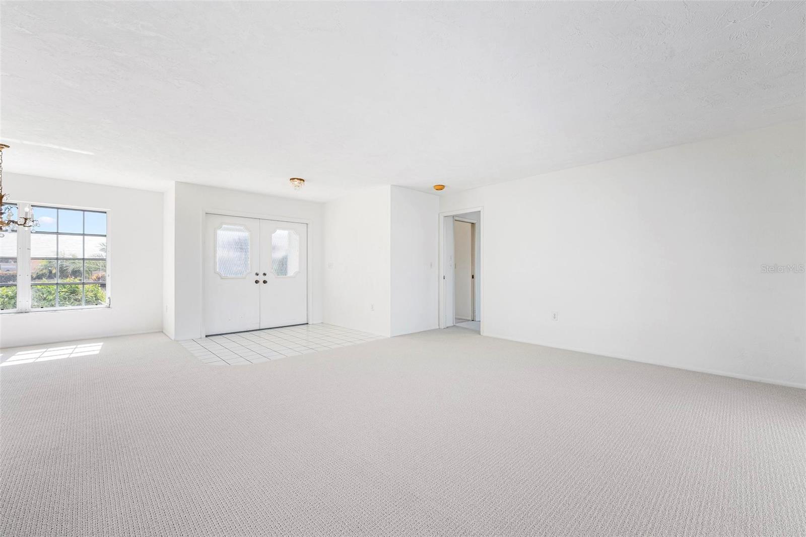 JACARANDA COUNTRY CLUB WEST VILLAGE - Residential