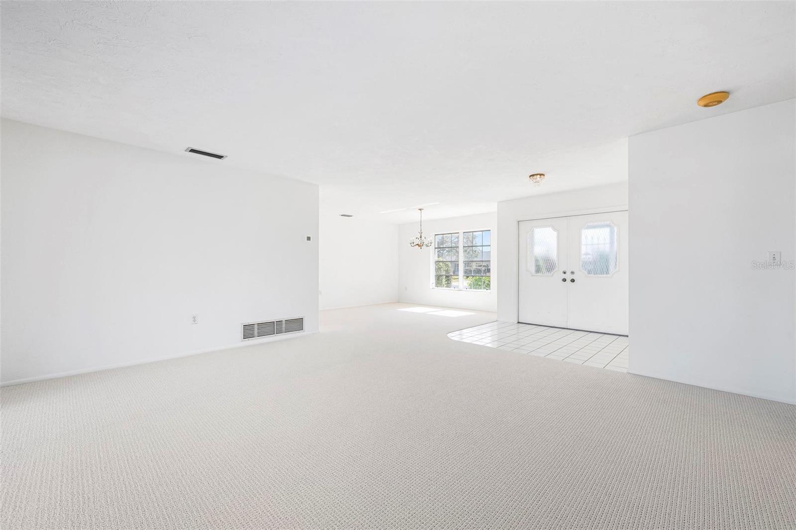 JACARANDA COUNTRY CLUB WEST VILLAGE - Residential