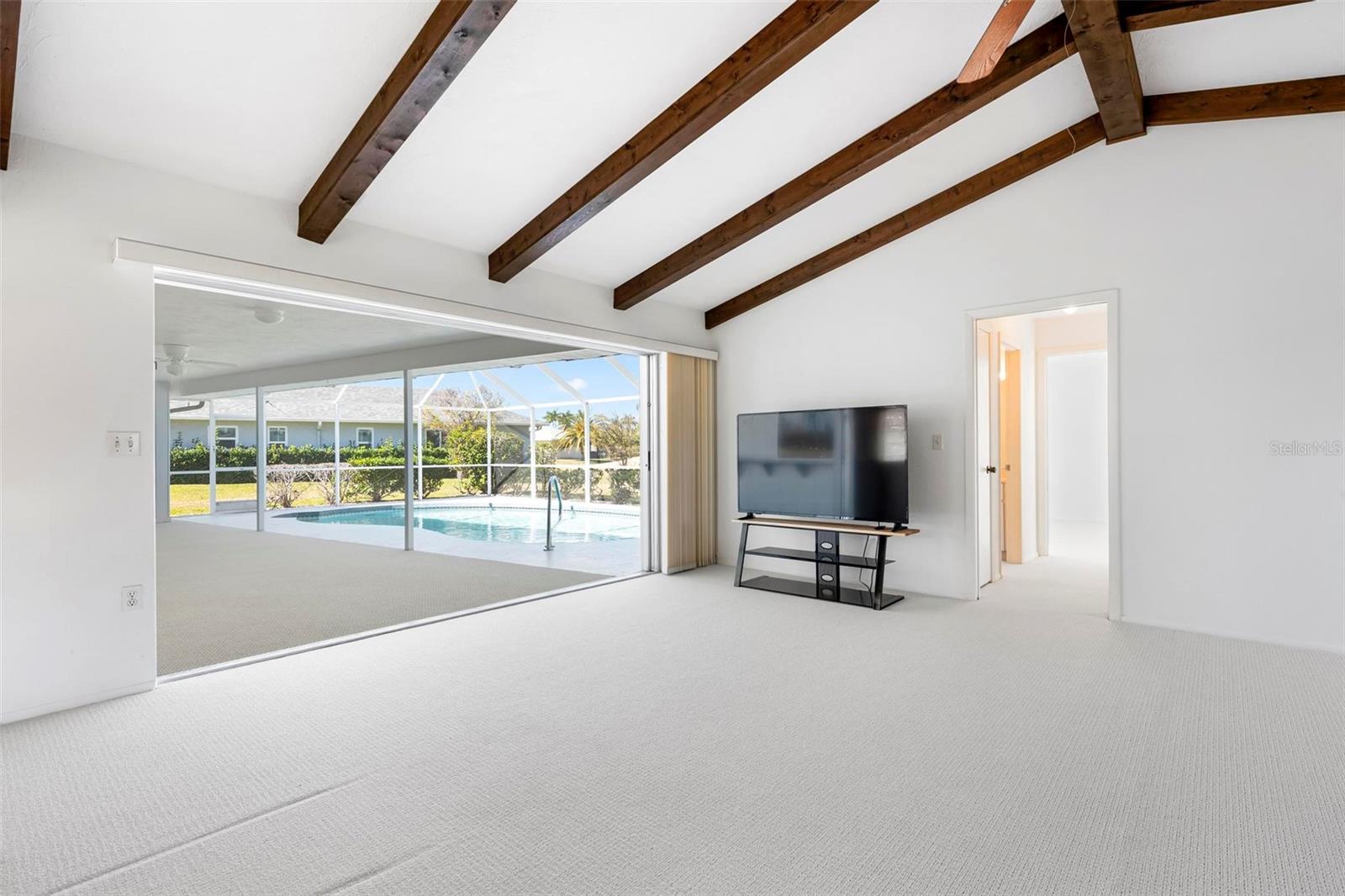 JACARANDA COUNTRY CLUB WEST VILLAGE - Residential