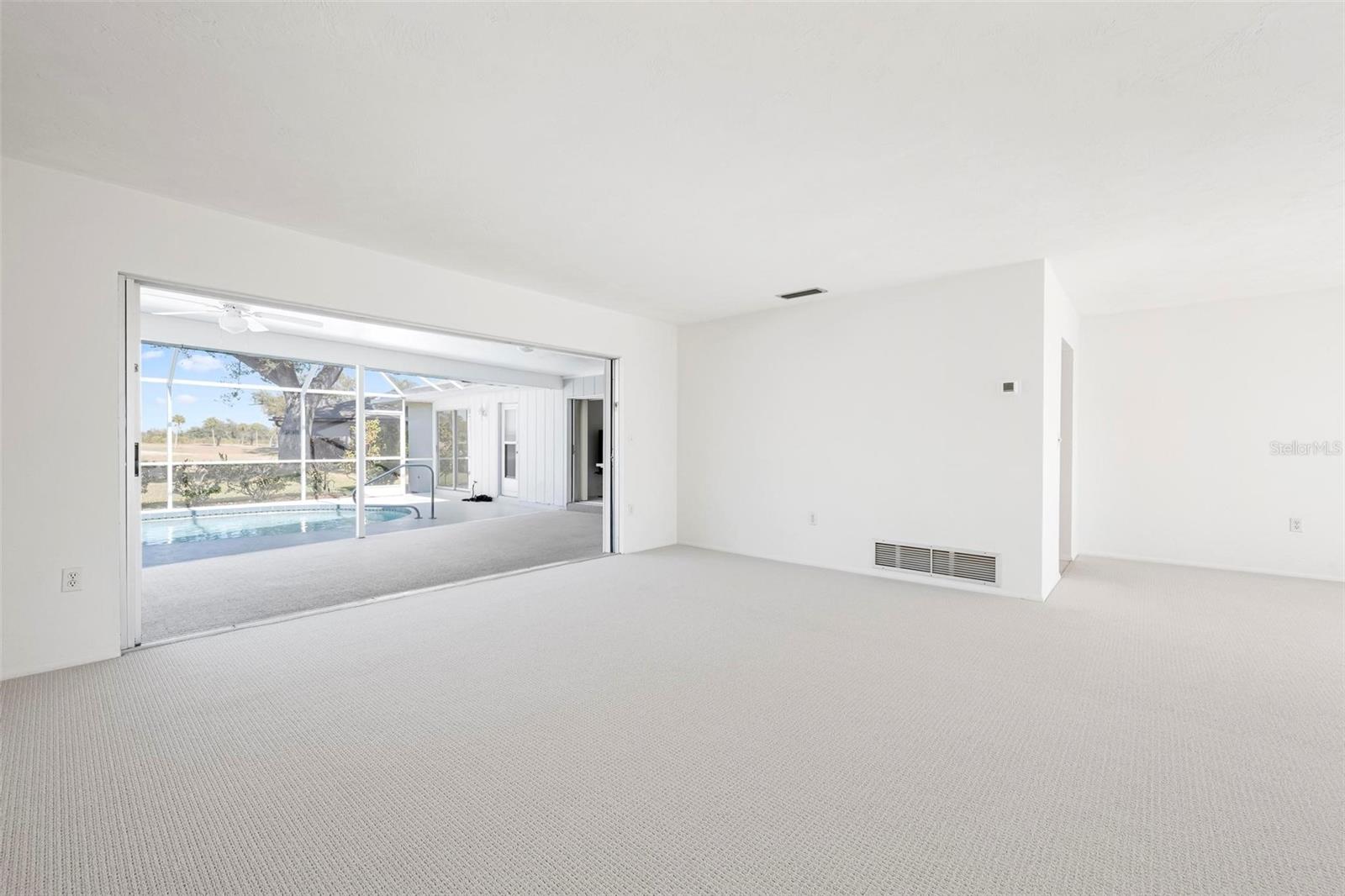 JACARANDA COUNTRY CLUB WEST VILLAGE - Residential