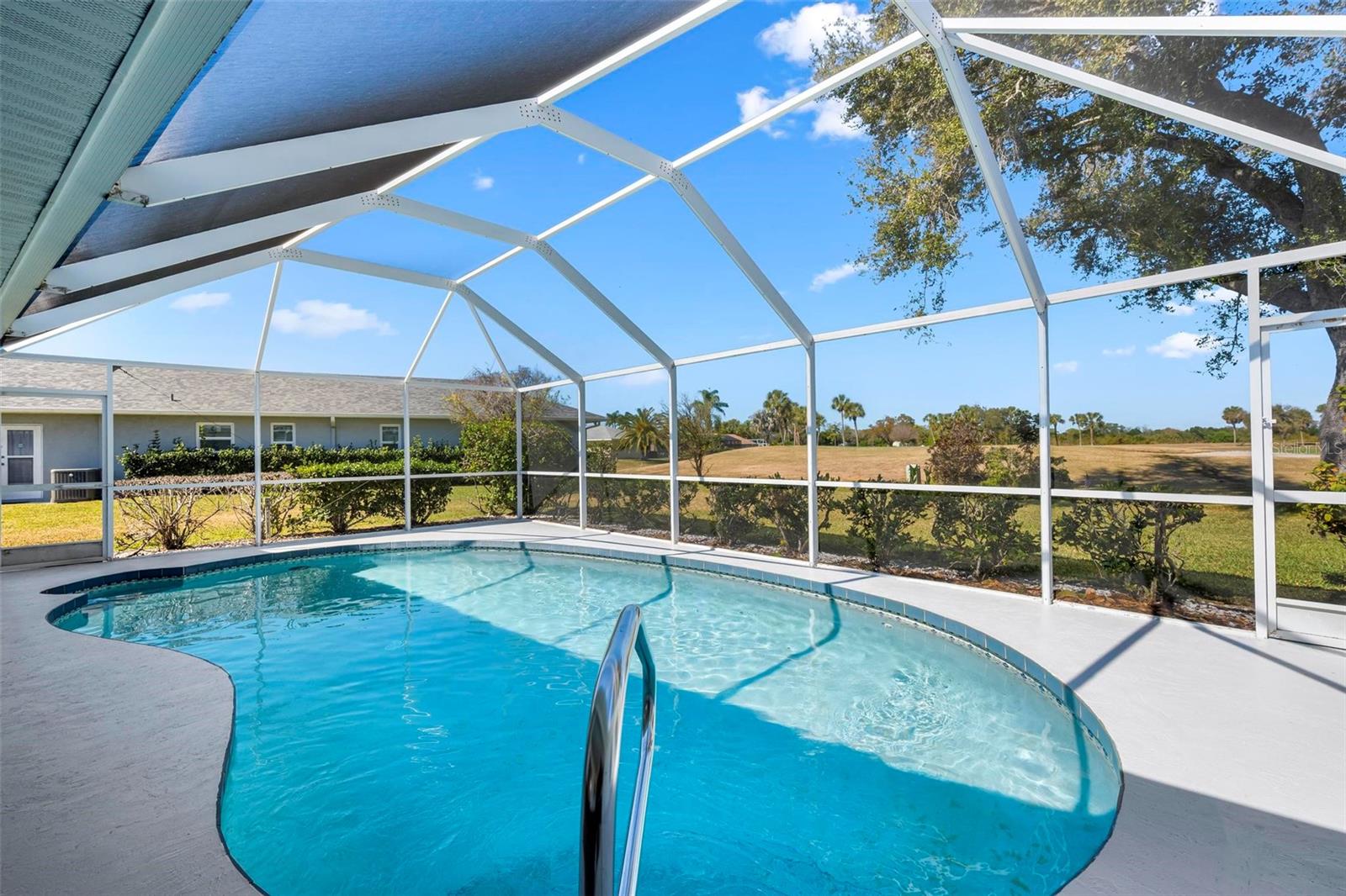 JACARANDA COUNTRY CLUB WEST VILLAGE - Residential