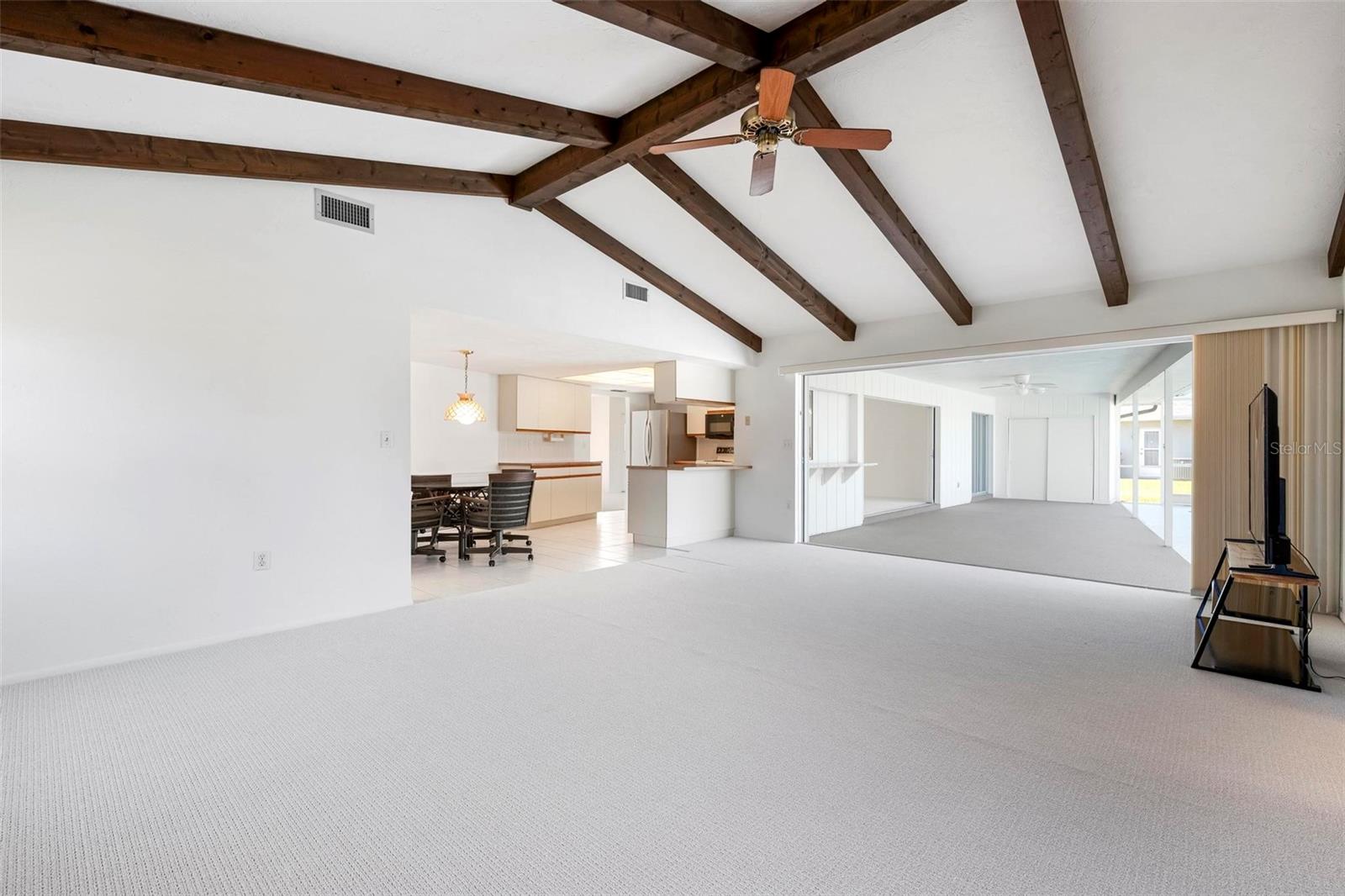 JACARANDA COUNTRY CLUB WEST VILLAGE - Residential