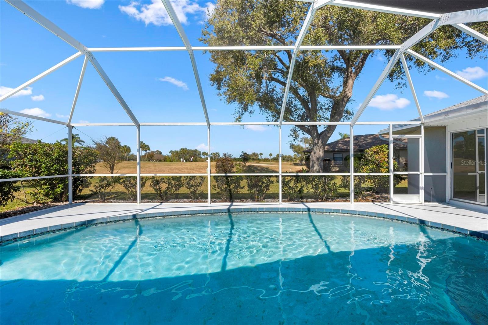 JACARANDA COUNTRY CLUB WEST VILLAGE - Residential