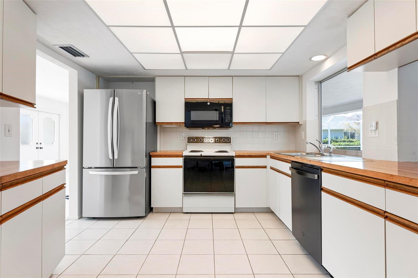 JACARANDA COUNTRY CLUB WEST VILLAGE - Residential