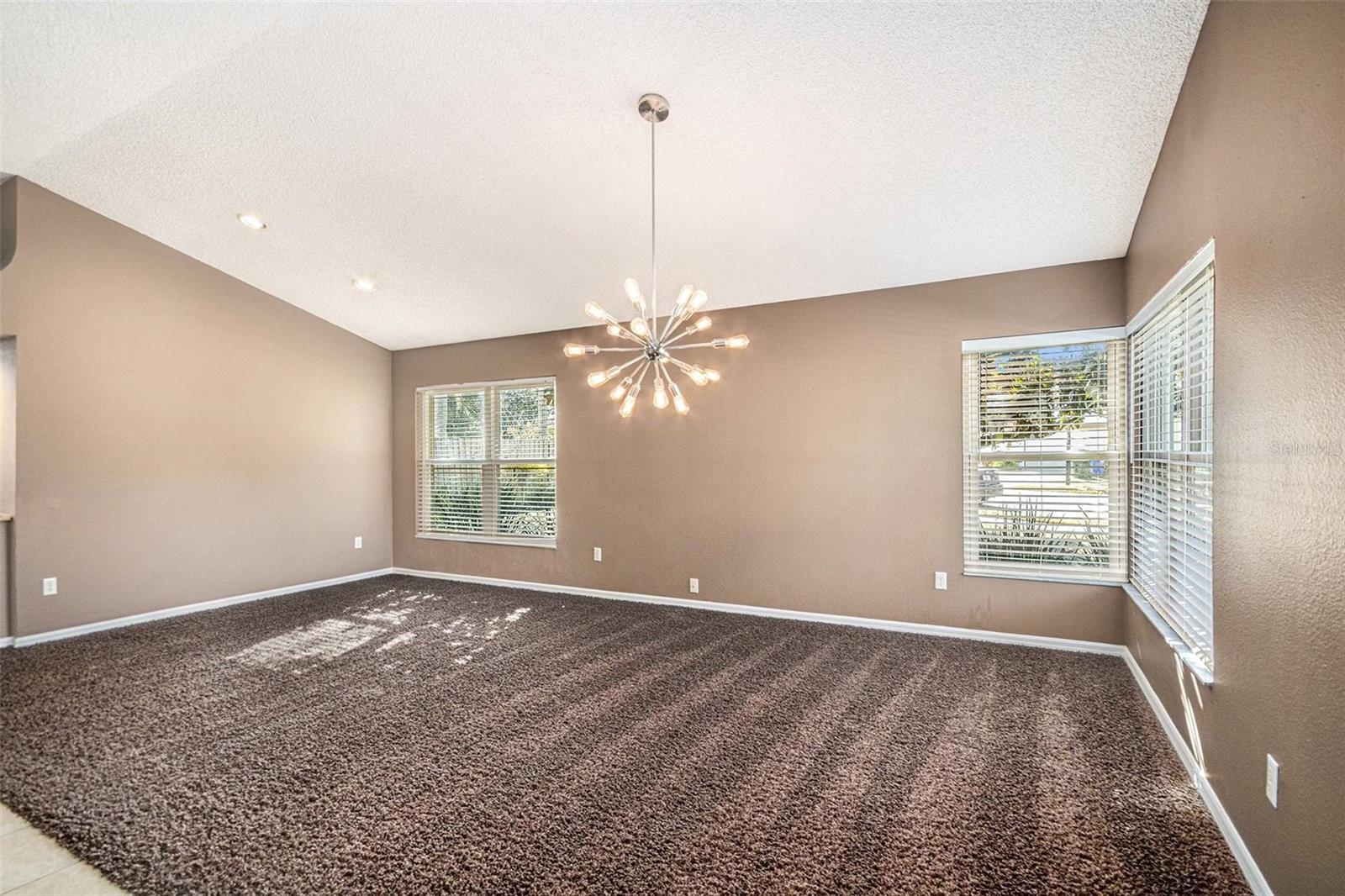 1667 SAND KEY CIRCLE