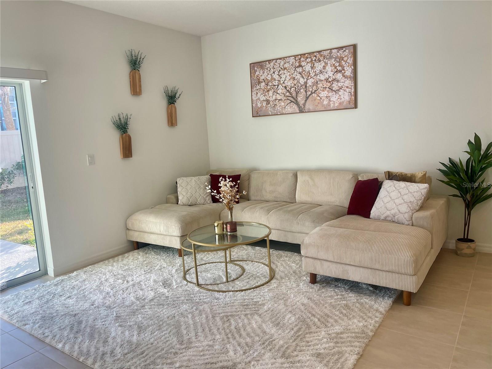 VINTERRA TWNHMS - Residential