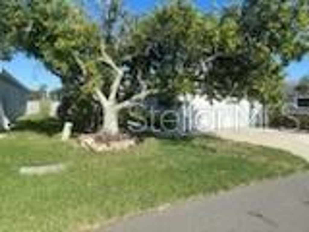 Photo of 2416 Waterford Court, Palmetto, FL 34221 (MLS # A4689332)